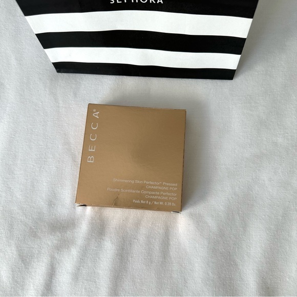 BECCA Shimmering Skin Perfector™ Pressed Highlighter - Picture 3 of 6